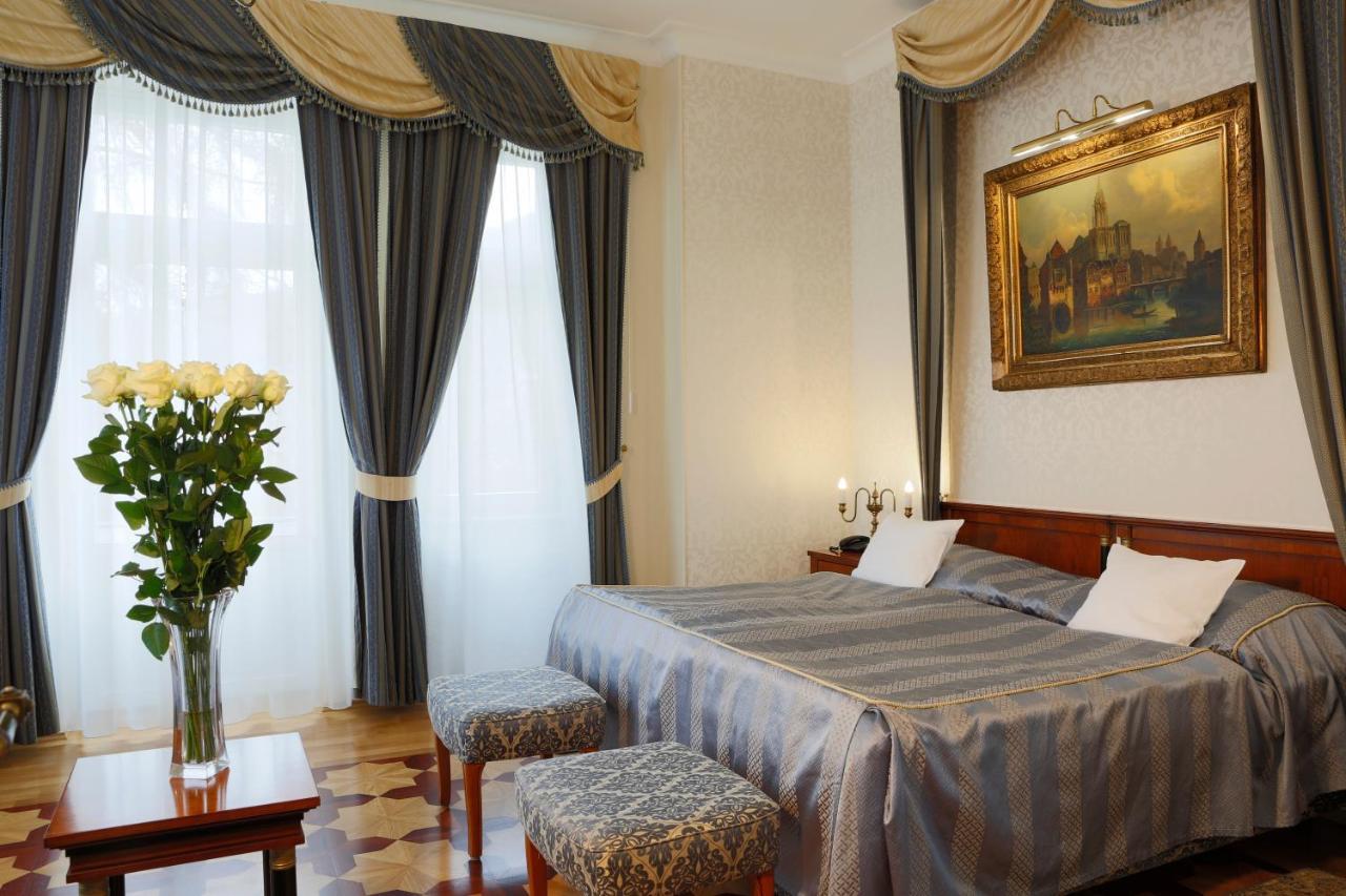 Hotel Vila Livia Karlovy Vary Exterior photo